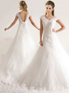Romantic Laced And Applique Short Sleeves Wedding Dress With Court Train