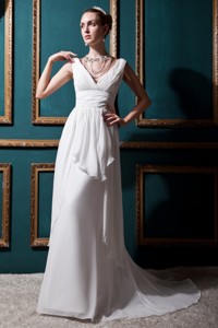 Discount Empire V-neck Brush Train Chiffon Ruch Wedding Dress 