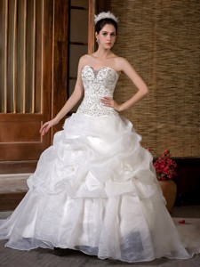 Gorgeous Sweetheart Sweep Train Taffeta And Organza Beading Pick-ups Wedding Dress
