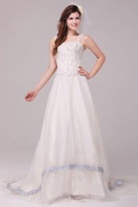 Wide Straps Appliques Decorate Wedding Dress with Court Train 