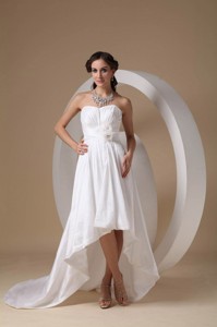 Elegant Sweetheart High-low Taffeta Hand Made Flowers Wedding Dress