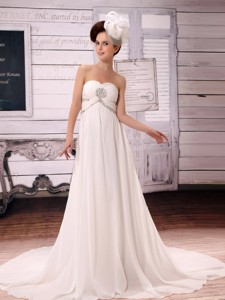 White Simple Sweetheart Chiffon Court Train Wedding Dress
