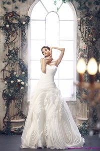 White Sweetheart Ruching Wedding Dress With Brush Train