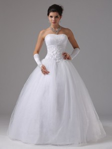 Wedding Dress With Lace Decorate Waist And Beraded Decorate Bust In Angels Camp California