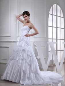 Spring Sweetheart Ruching Ruffled Layers White Wedding Dress
