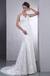 Luxurious Wedding Dress With Sweetheart Lace Brush Train Column Clasp Handle