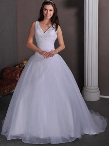 Simple V-neck Court Train Taffeta And Tulle Ruch And Beading Wedding Dress