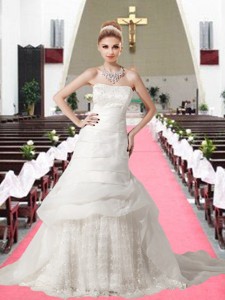 Beautiful Strapless A Line Chapel Train Appliques Lace Wedding Dress