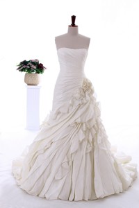 Exquisite Hand Made Flowers And Ruffles Wedding Dress With Brush Train