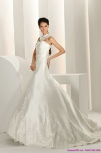 Popular Beading White Wedding Dress With Brush Train And Lace