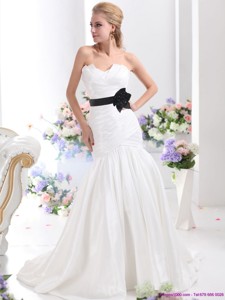 Classical Sweetheart Wedding Dress With Ruching And Sash