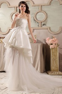 Cute Strapless Beading Tulle Wedding Dress With Court Train