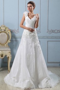 Fashionable V-neck Wedding Dress Lace With Ruched Bodice