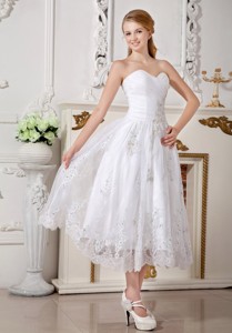 Informal Empire Sweetheart Tea-length Lace Appliques Wedding Dress 