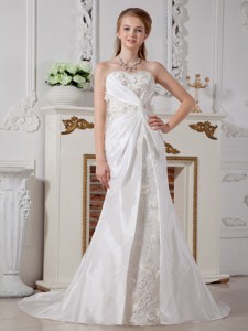 Affordable Sweetheart Court Train Lace Ruch Wedding Dress