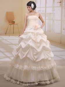 Champagne Pick-ups Appliques Ruffled Layeres Wedding Gowns With Hand Made Flowers In Jurva Finl