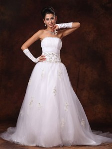Tulle Strapless Appliques And Beaded Decorate Waist Court Train Garden Customize Wedding Dress 