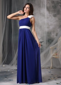 Modest Royal Blue and White Empire One Shoulder Prom Dress Chiffon Handle Flowers Floor-length