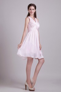 Baby Pink Empire V-neck Short Chiffon Ruch Prom / Cocktail Dress