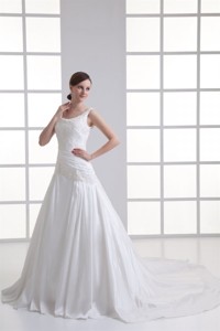 Luxurious Scoop Chapel Train Wedding Dress With Appliques