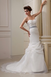 Elegant Mermaid Sweetheart Belt Ruching Pick-ups Wedding Dress With Side Zipper