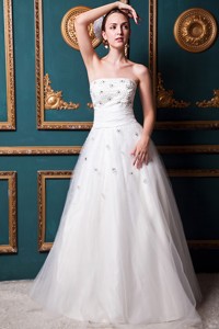 Beautiful Strapless Floor-length Tulle And Taffeta Beading Wedding Dress