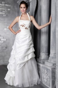 Modest Princess Halter Floor-length Taffeta Appliques Wedding Dress