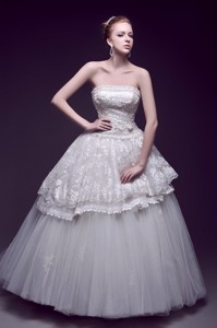 Luxurious Appliques Ball Gown Wedding Dress With Brush Train