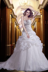 Princess Stapless Chapel Train Lace Wedding Dress With Beading