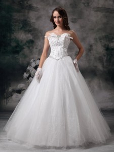 Beautiful Strapless Floor-length Tulle Beading Wedding Dress