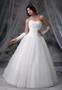 Manchester Iowa Appliques With Beading Sweetheart Neckline Tulle Wedding Dress