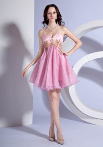 Appliques Decorate Bodice Sweetheart Neckline Pink Organza Mini-length Prom Dress