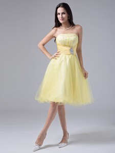 Light Yellow Sweet Prom Cocktial Dress With Beaded Decorate And Ruch Strapless Organza