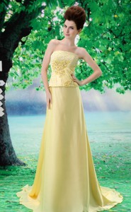 Beading Chiffon Yellow Court Train Strapless Prom Dress