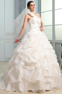 One Shoulder Beading and Laciness Court Train Wedding Dress 