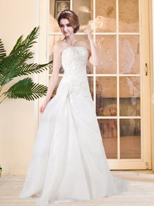 Elegant Princess Strapless Court Train Wedding Dress With Lace