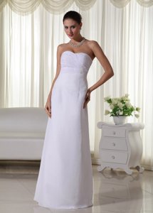 Simple Column Sweetheart Floor-length Chiffon Ruch Wedding Dress 