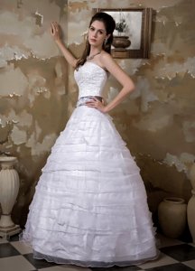 Beautiful Sweetheart Floor-length Taffeta And Organza Appliques Wedding Dress