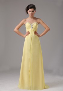 Yellow Custom Made Sweetheart Chiffon Prom Dress With Beaded Decorate