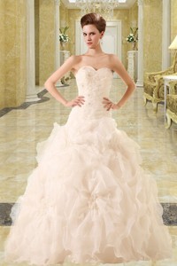 A Line Sweetheart Beading Wedding Dress With Appliques