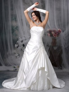 Modest Strapless Court Train Taffeta Appliques Wedding Dress