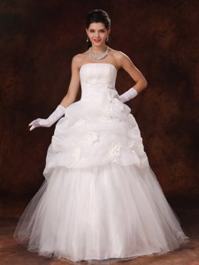 Hand Flowers Strapless Popular Tulle Wedding Dress New Arrival In Montgomery