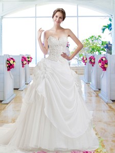 Pretty Sweetheart Appliques Wedding Gown with Chapel Train 