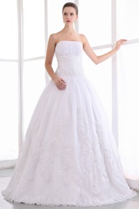 Gorgeous Strapless Floor-length Taffeta And Lace Wedding Dress