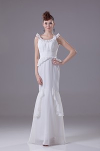 Waist-defining Peplum Ruffled Scoop Trumpet Wedding Dress In White
