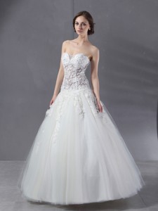 Simple Sweetheart Lace Wedding Dress With Floor-length