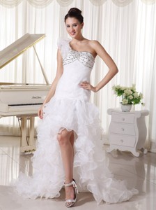 High Slit Organza Ruffled Court Train Fashionable Wedding Dress With Hand Made Flower Decorate One S