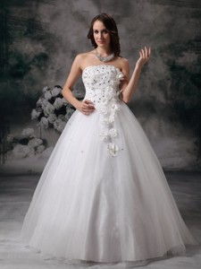 Sweet Strapless Floor-length Tulle Beading Wedding Dress