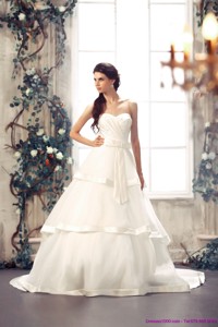 Popular Sweetheart White Bridal Gowns with Chapel Train 