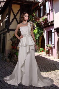 Inexpensive One Shoulder Beading Wedding Dress with Court Train 